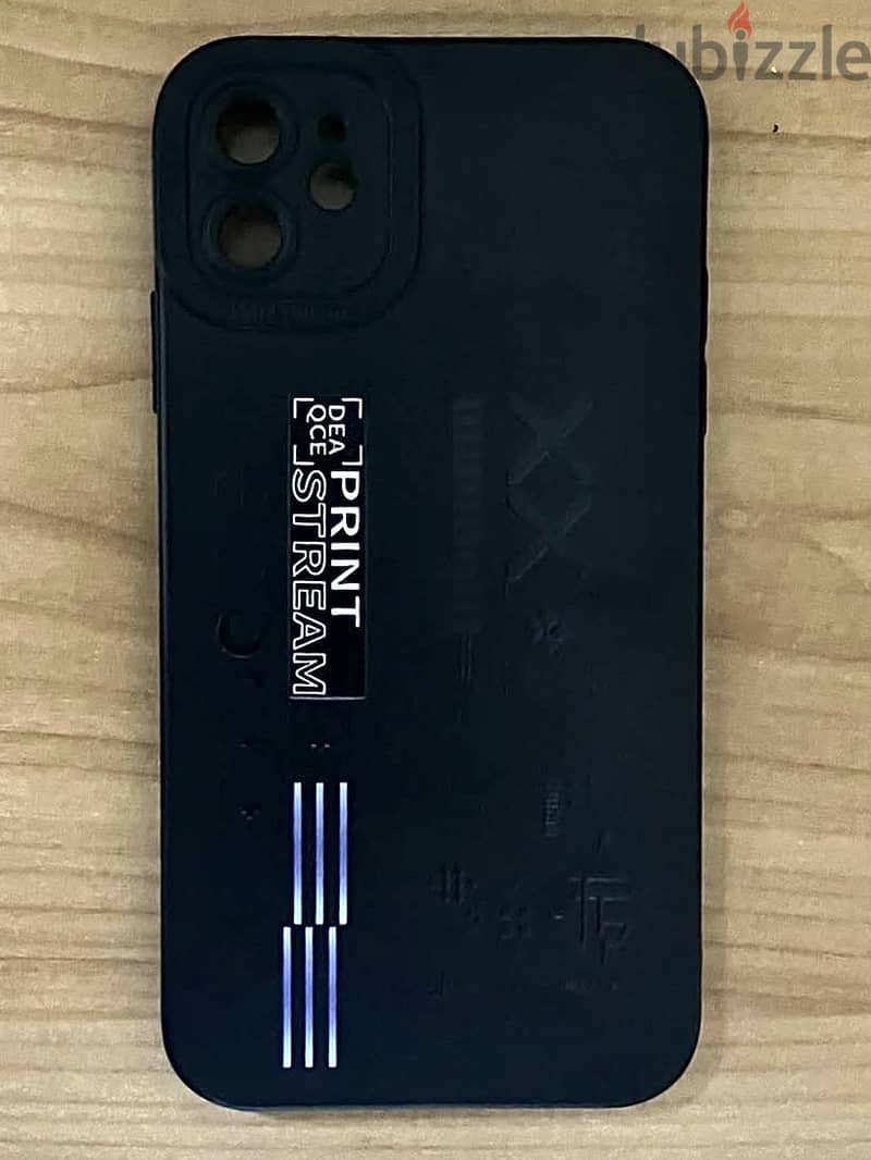 iPhone 11 - Great Condition with FREE case and privacy screen. 4
