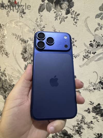 iPhone 17 Pro MAX Blue  256 GB  100%   condition: Clean , scr