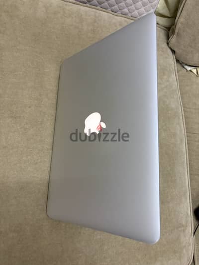 Macro book Pro i7 ,mouse & Charger