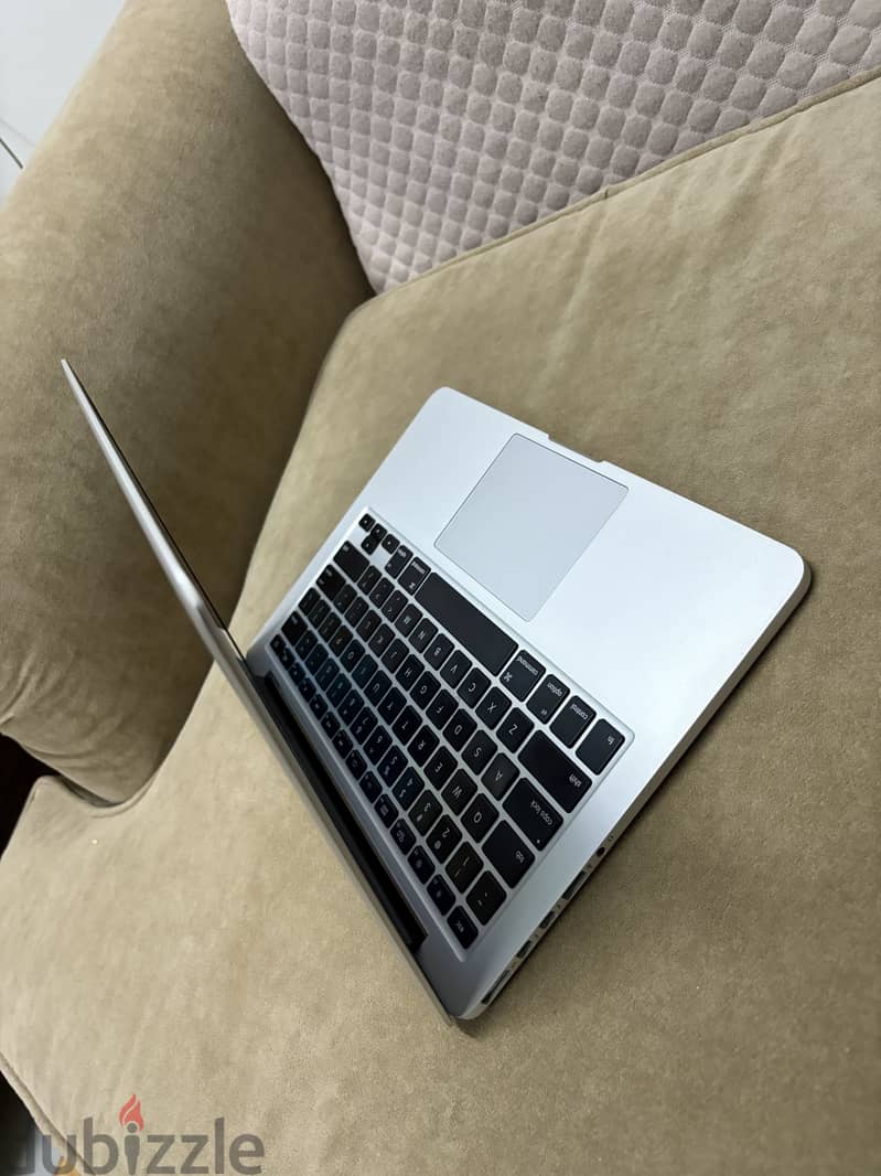 Macro book Pro i7 ,mouse & Charger 4