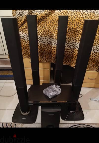 Samsung Home Theater system in like-new condition.