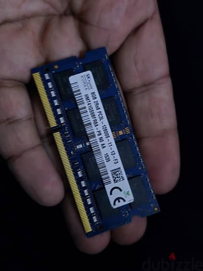 4GB 8GB RAM ddr4 and 500GB harddrive
