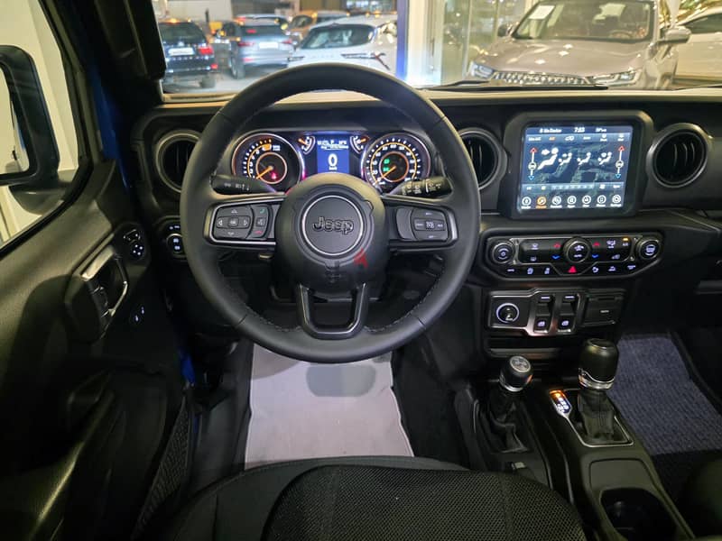 Jeep Wrangler 2023 10