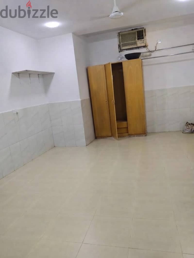 Bed space available near A'ALI ramli mall roundabout 1