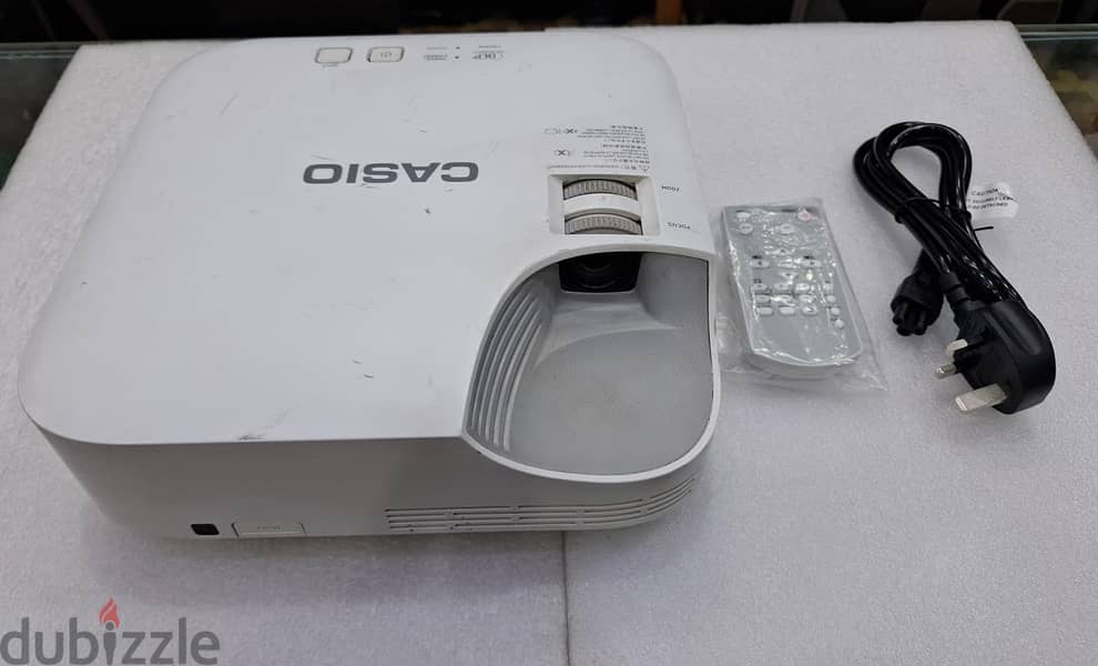CASIO Projector - 30" to 300" Screen - Mad in Japan with Remote 2