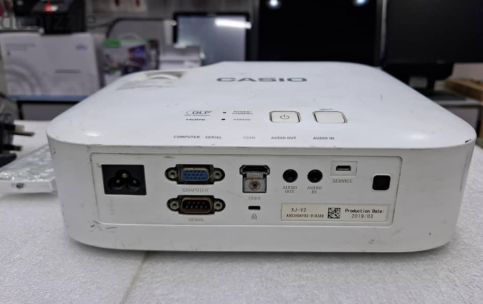 CASIO Projector - 30" to 300" Screen - Mad in Japan with Remote 3