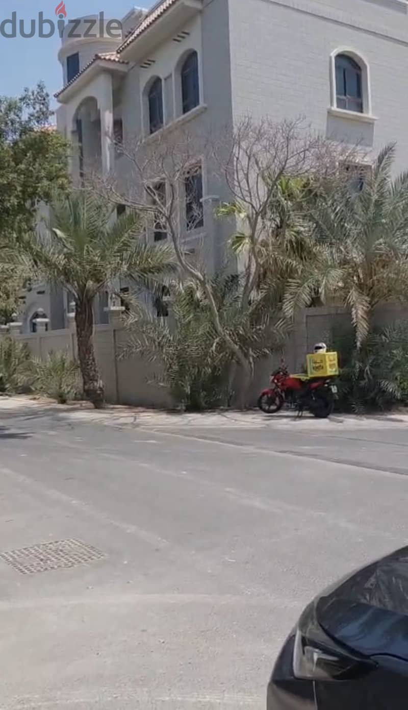 Big villa for sale in town 2