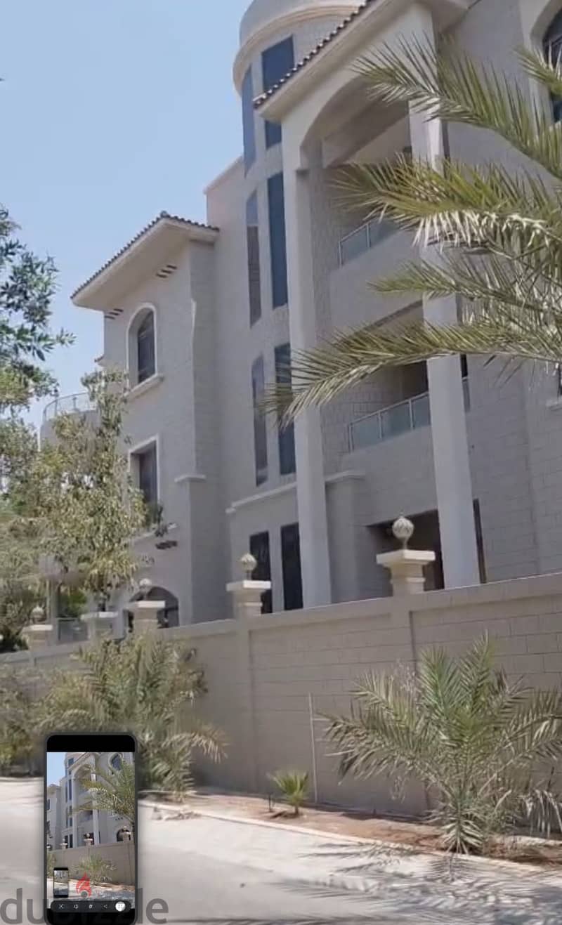 Big villa for sale in town 3