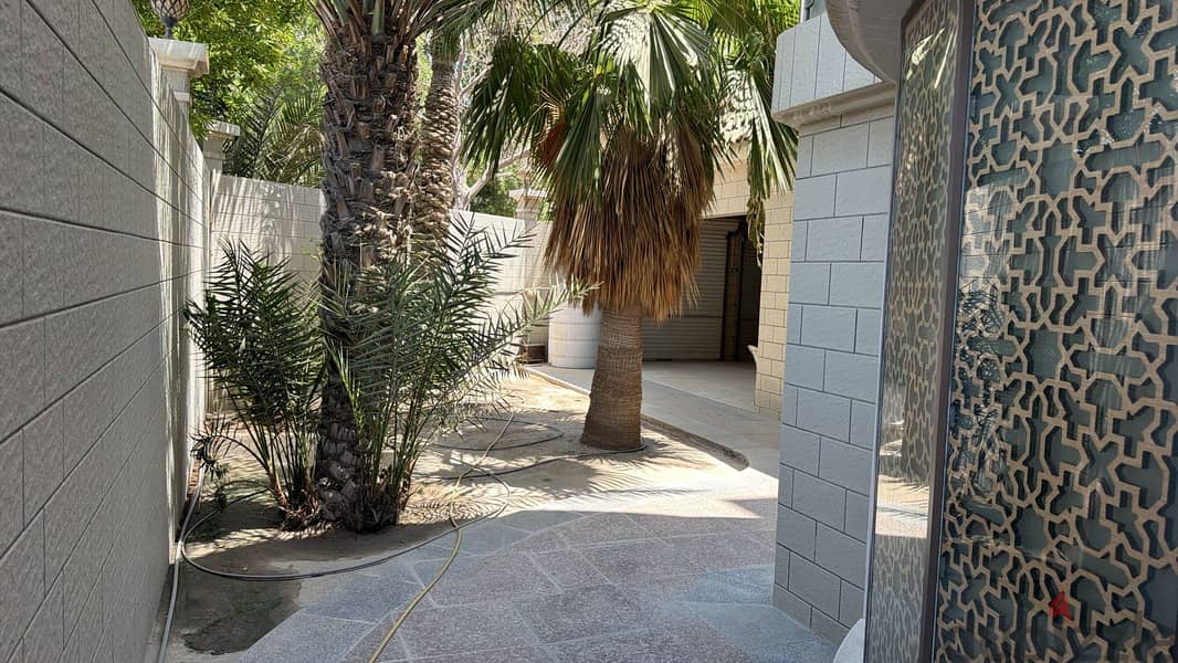 Big villa for sale in town 5