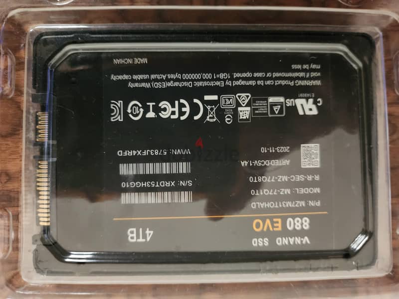 V-NAND SSD 880 EVO 4TB 1