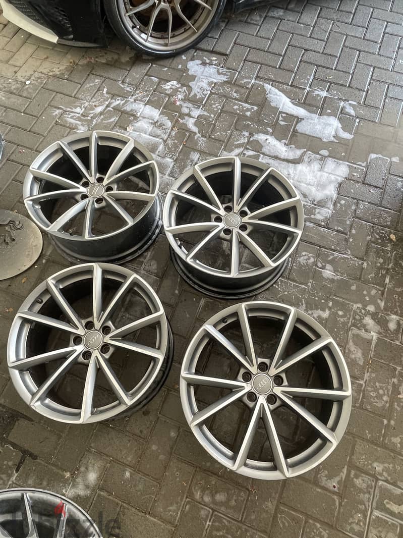 Genuine OEM Audi RS4 B8.5 V Spoke 20’ 5