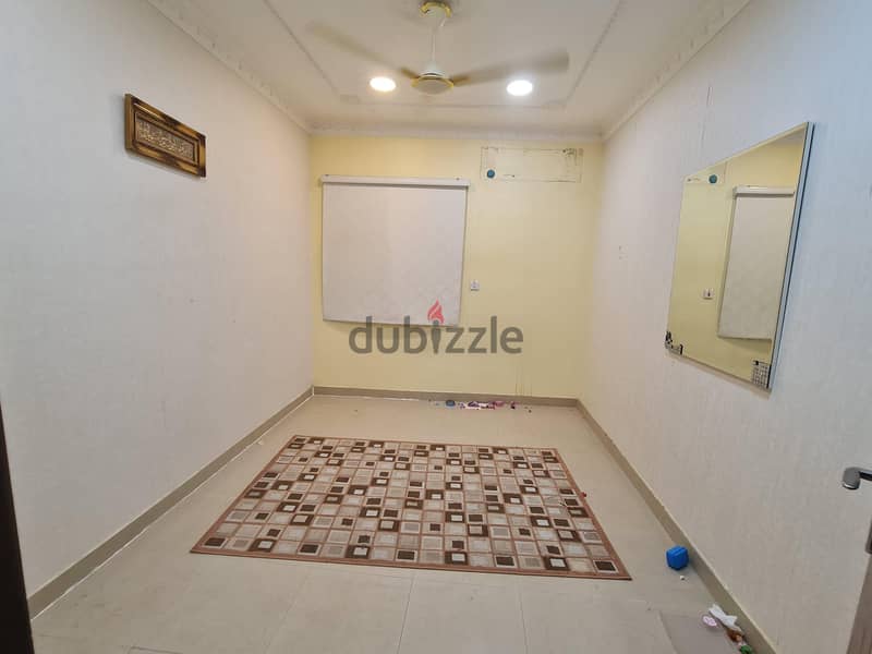 بيت للايجار في ستره  الخارجيه مناسب للعائلات ٣٩٨٧٤١٥١ 3