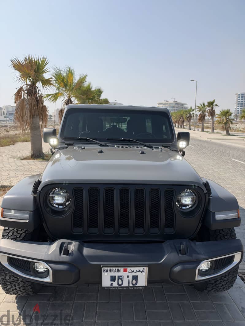 Jeep Wrangler Sahara Unlimited w. 3500BD UPGRATES No Accidents 1