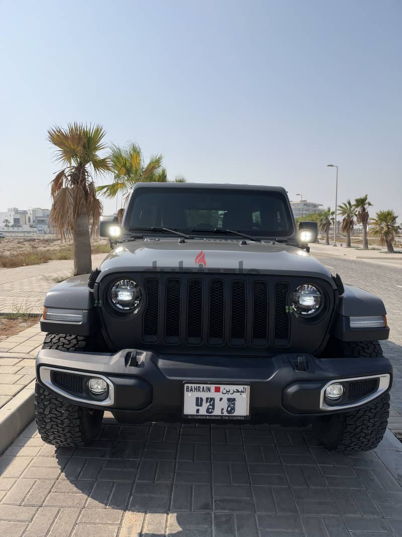 Jeep Wrangler Sahara Unlimited w. 3500BD UPGRATES No Accidents 2