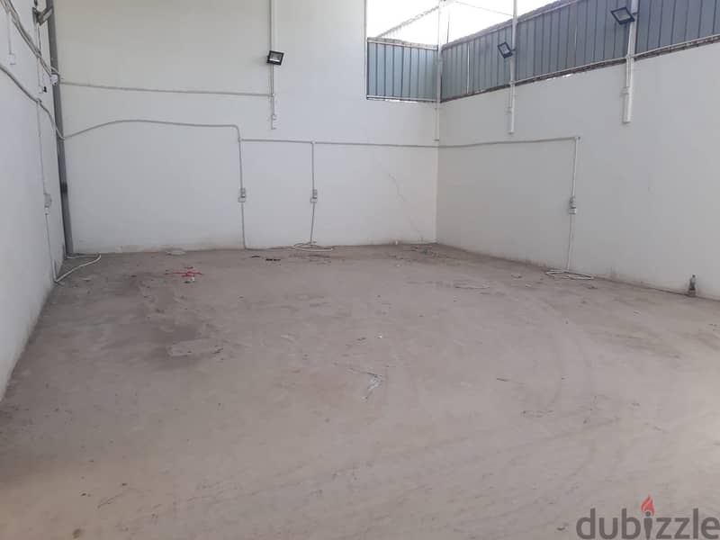 Rent Car Garage or Fabrication workshop, Contact o whats app: 35317080 4