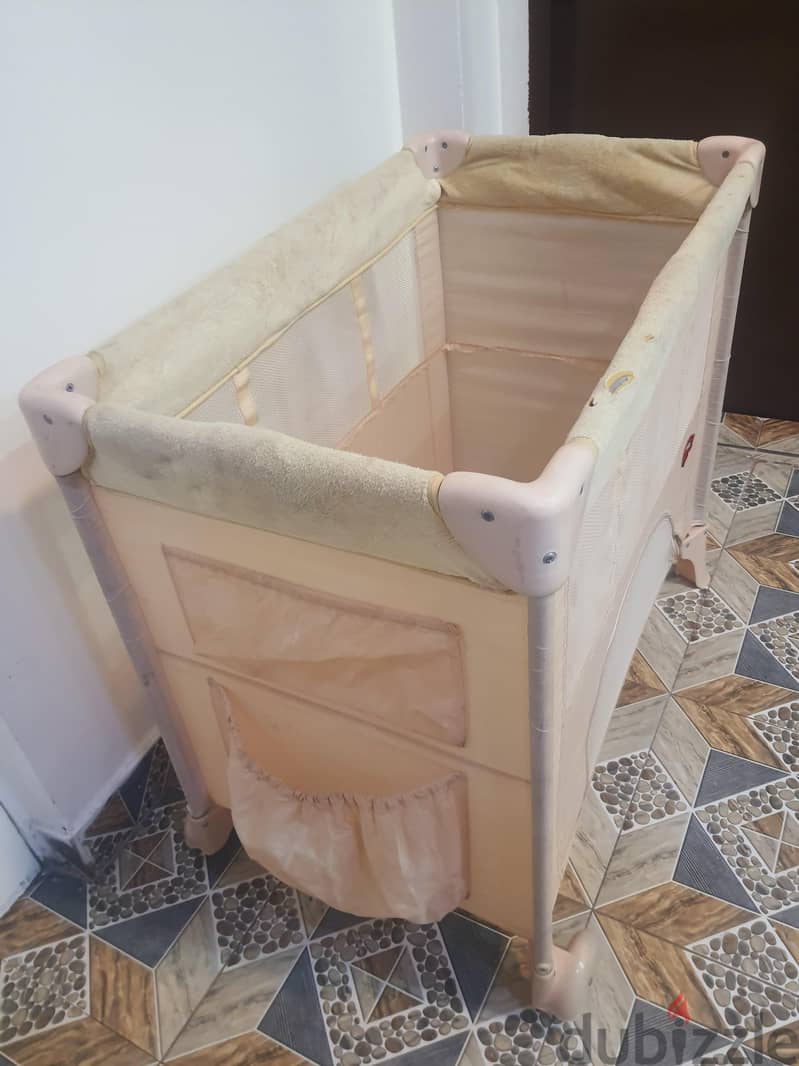 Call (36216143) Junior's Baby Travel Cot, sliding Door lock, With whee 1