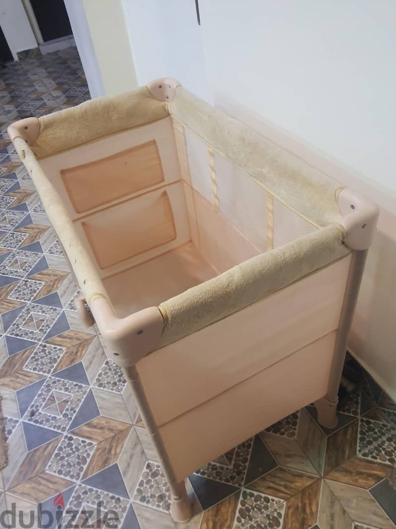 Call (36216143) Junior's Baby Travel Cot, sliding Door lock, With whee 2