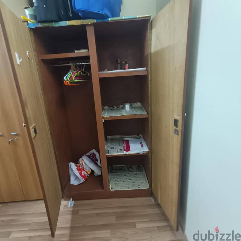 Good looking cupboard. 1