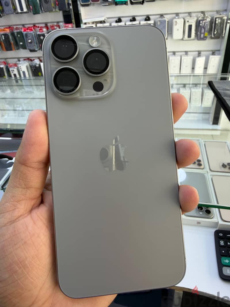 Apple - iPhone 15 Pro Max 4