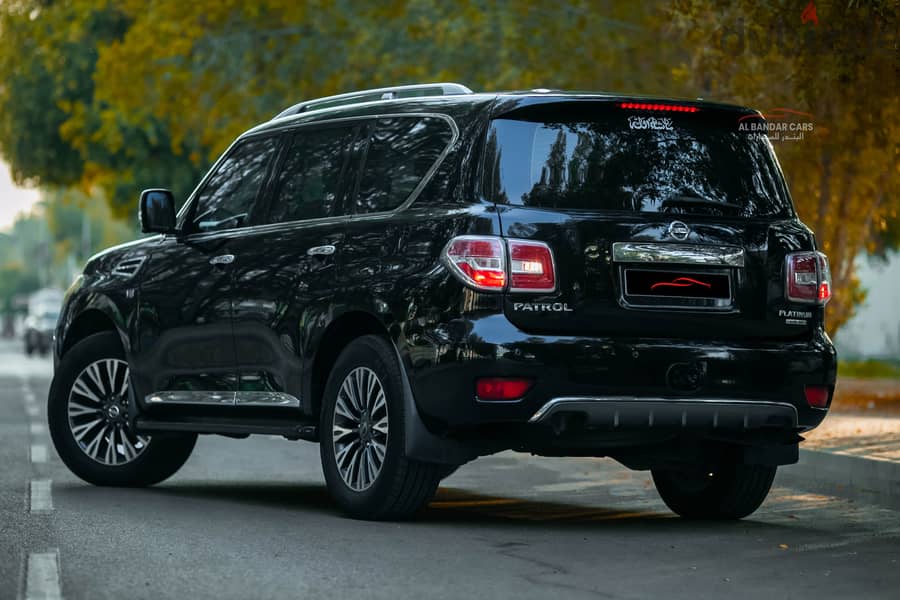 Nissan Patrol Platinum 2015 Black  V8  4WD  Zero Accident 12