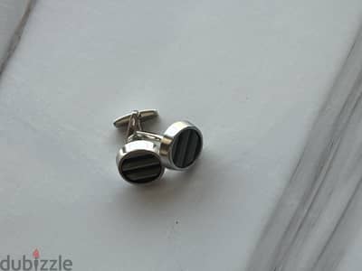 Cuffling hugo boss