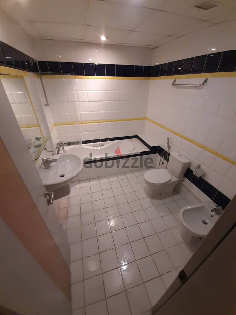 BED SPACE AVAILABLE FOR EXECUTIVE BACHELOR – JUFFAIR 2