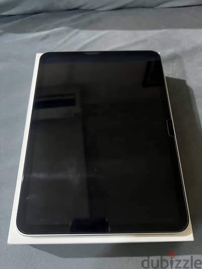 Selling apple ipad a16, 128gb. +97338822253 contact me in watsapp. No.