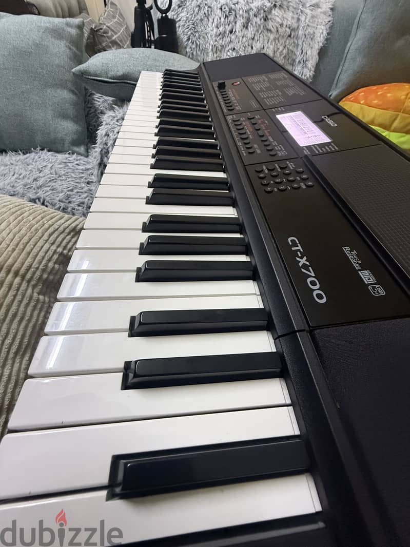 Casio CT-X700 61-Key Keyboard – Excellent Condition 2