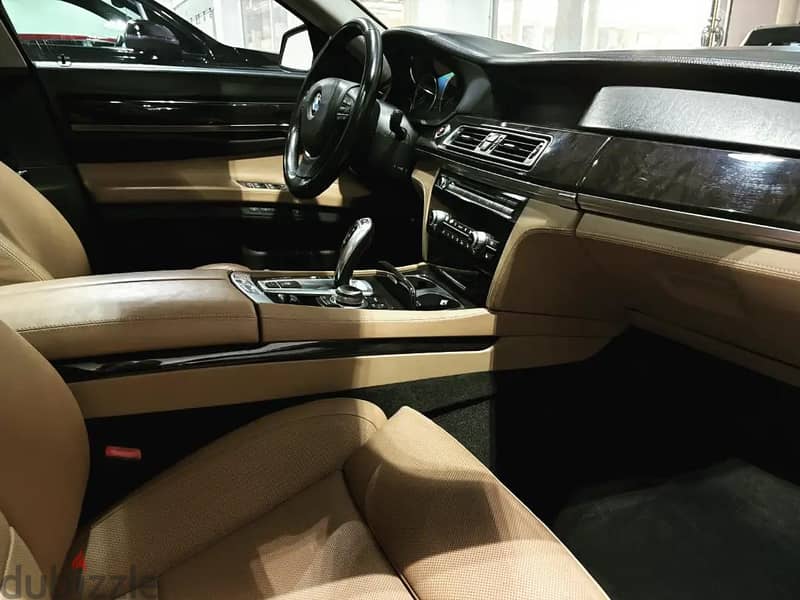 BMW 760 2011 V12 Fully Loaded Bahrain agency 5
