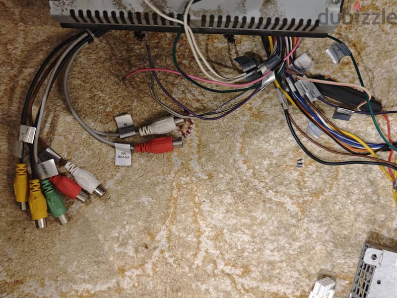 البيع شاشة 7 انج للسيارة شركة رود ماستر شغالة تمام بلوتوث فيها 2