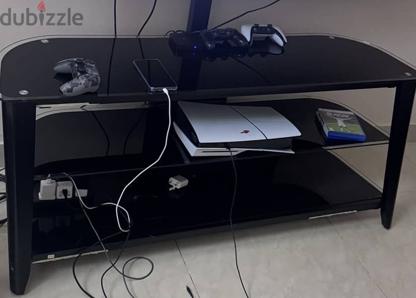 2 set of Coffee table with carpet 25 bd 2