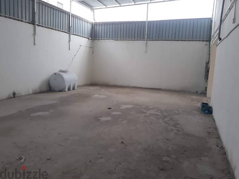Rent fabrication workshop or car garage . Contact whats app: 35317080 1