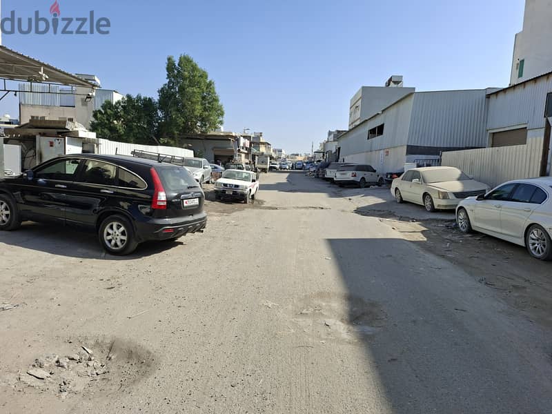 Rent fabrication workshop or car garage . Contact whats app: 35317080 15