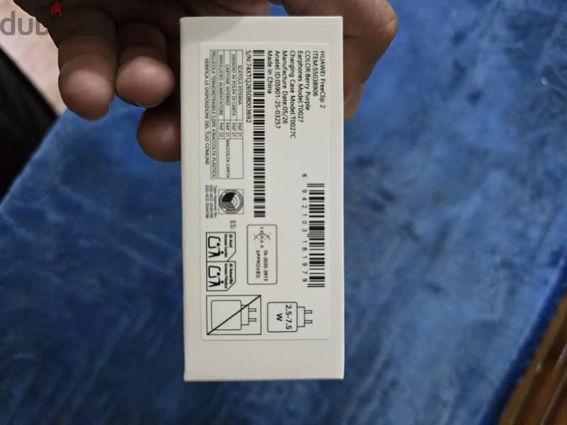 Huawei freeclips new only 1 month slightly used , 11 months warranty 2