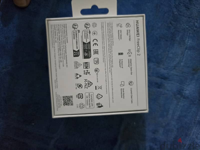 Huawei freeclips new only 1 month slightly used , 11 months warranty 3