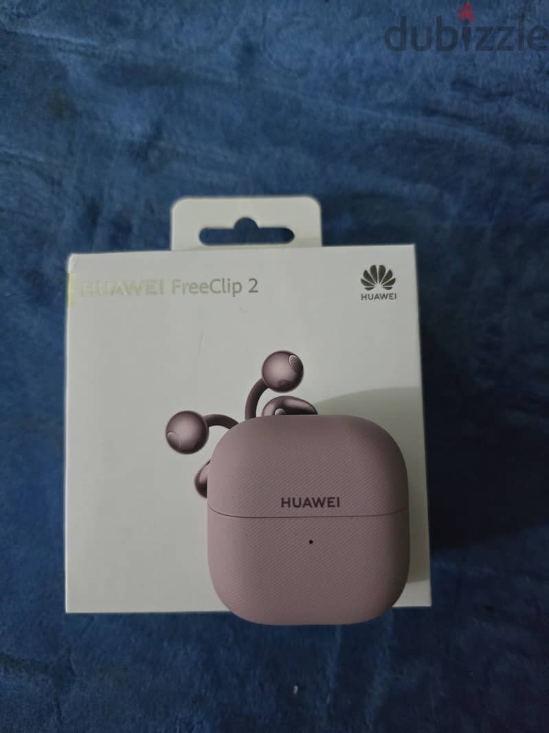 Huawei freeclips new only 1 month slightly used , 11 months warranty 4