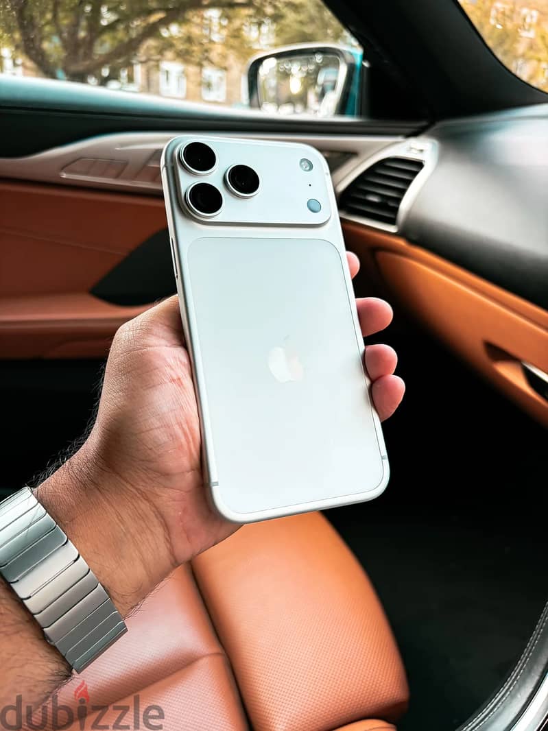 Iphone 17 pro max Sliver colour 2
