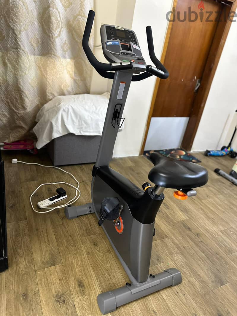 horizon Fitness heavy duty upright bike for sale 6