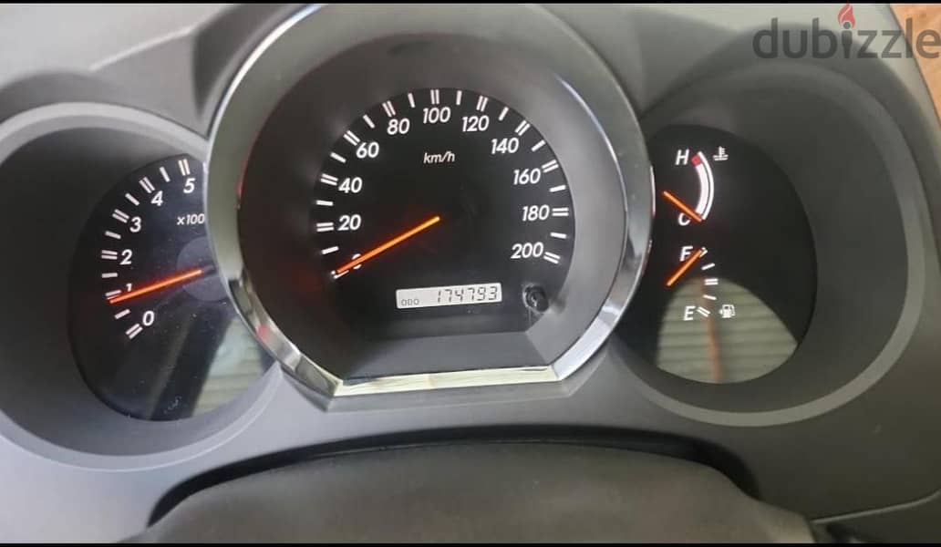 Toyota Fortuner 2010 2