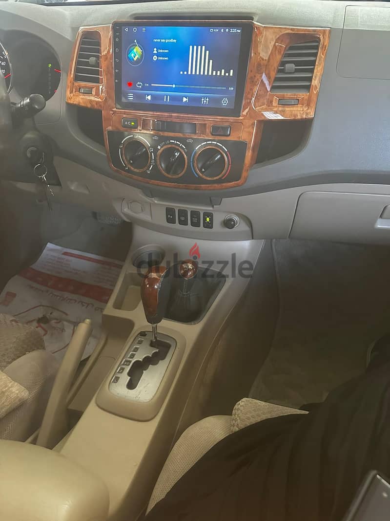 Toyota Fortuner 2010 3