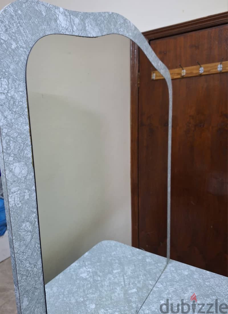 Dressing table 1