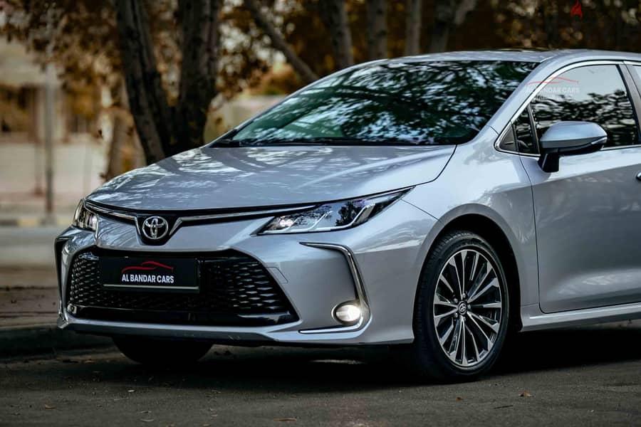Toyota Corolla GLI 2024 Silver | Full Option | Sunroof | Low Mileage 3