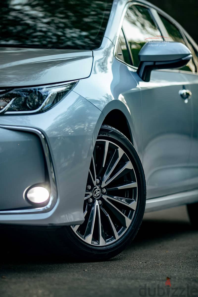 Toyota Corolla GLI 2024 Silver | Full Option | Sunroof | Low Mileage 6