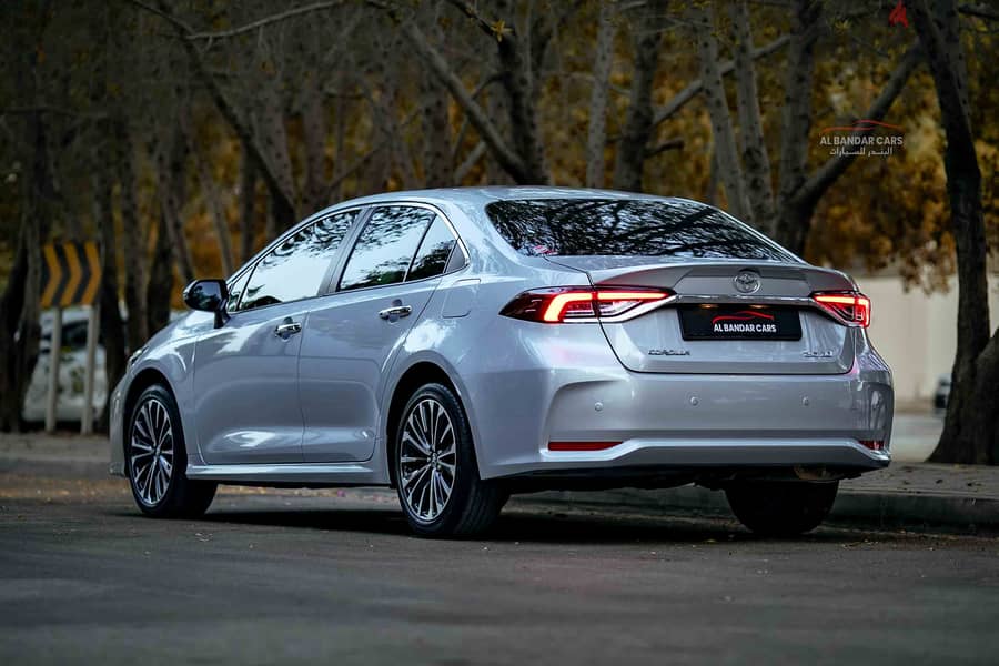 Toyota Corolla GLI 2024 Silver | Full Option | Sunroof | Low Mileage 8