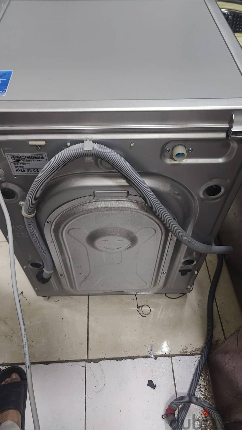 same like brand new few months used washer dryer 9