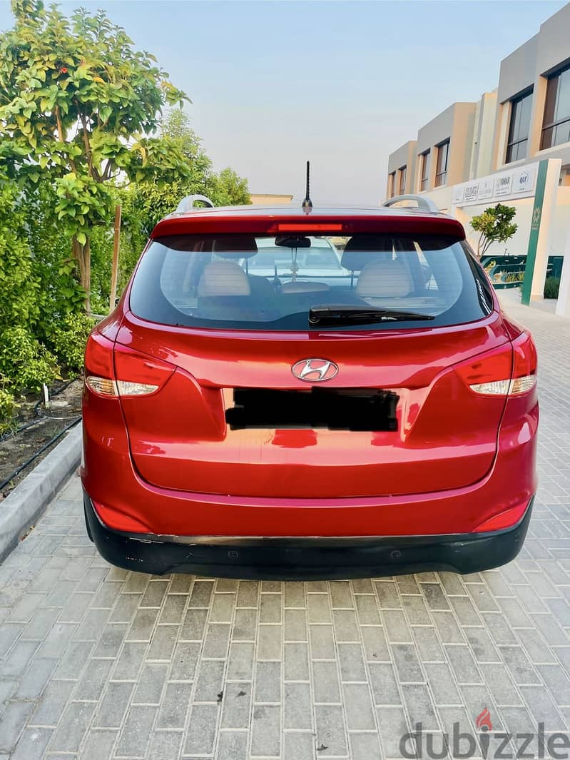 Hyundai Tucson 2016 model . 4