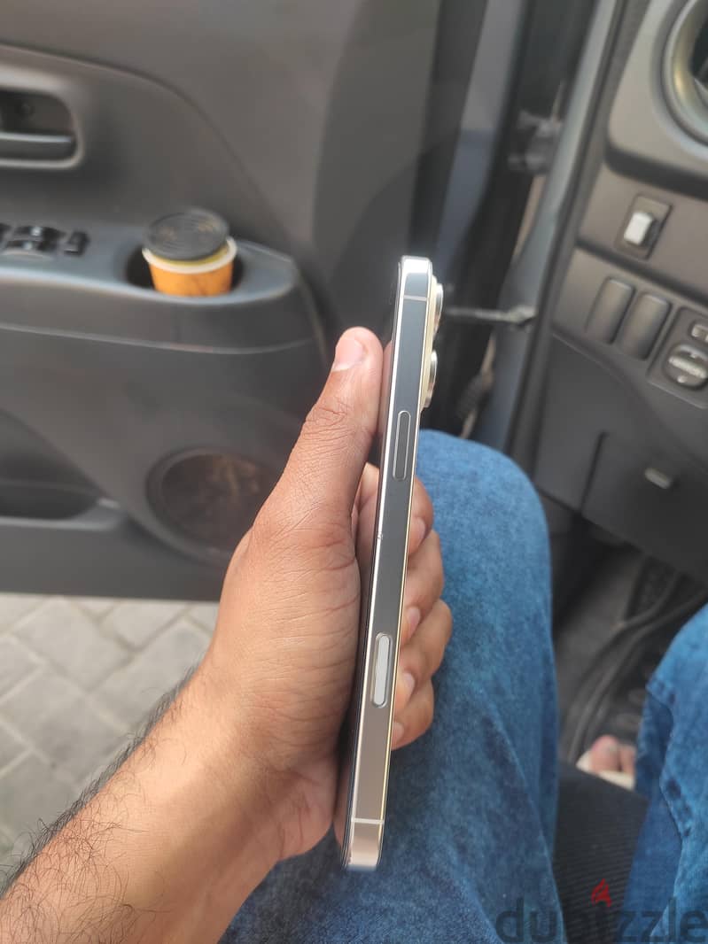 iphone 16 pro max 512 Gb 86% battery only fone charger no box 3