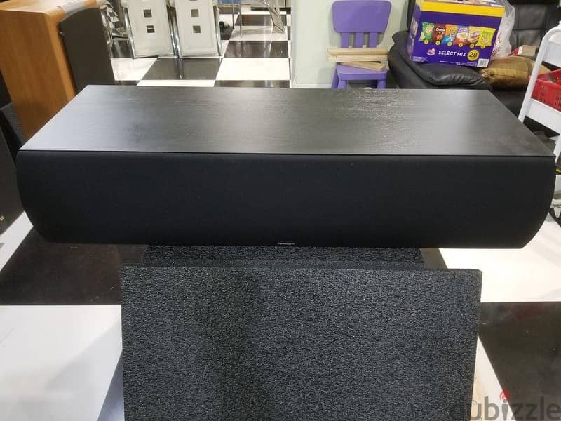 paradigm monitor cc-390 v. 6 very powerful premium center speaker 1