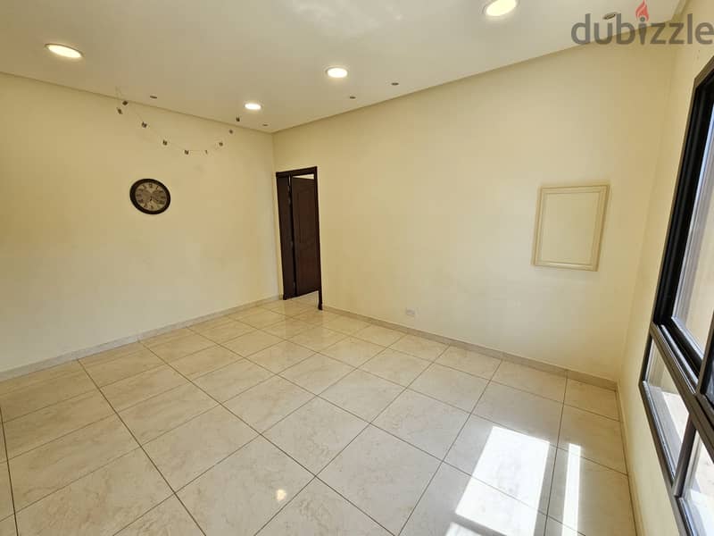 Unlimited 2 BHK Apartment in isa twon near to Ramiz hypermarket 10