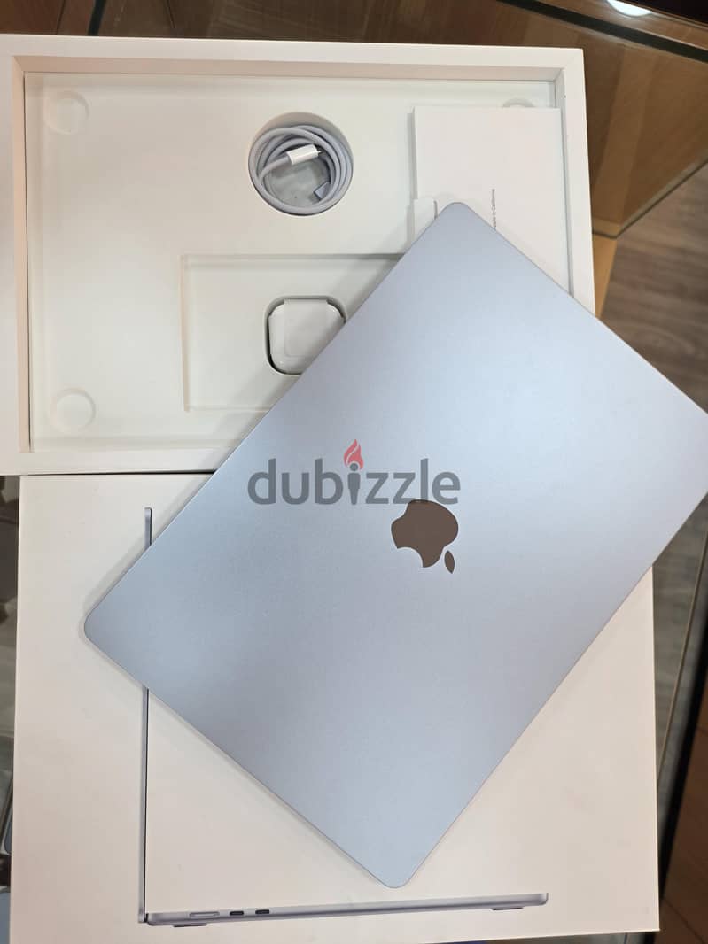 Macbook air 15inch m5 16/1TB 3